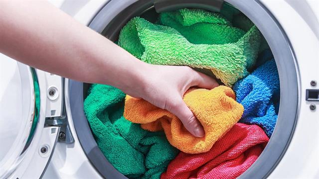 Κάθε πότε πρέπει να πλένουμε τις πετσέτες του μπάνιου;