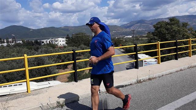 Ο χειρουργός υπερμαραθωνοδρόμος που έτρεξε από τον Εβρο ως την Κρήτη