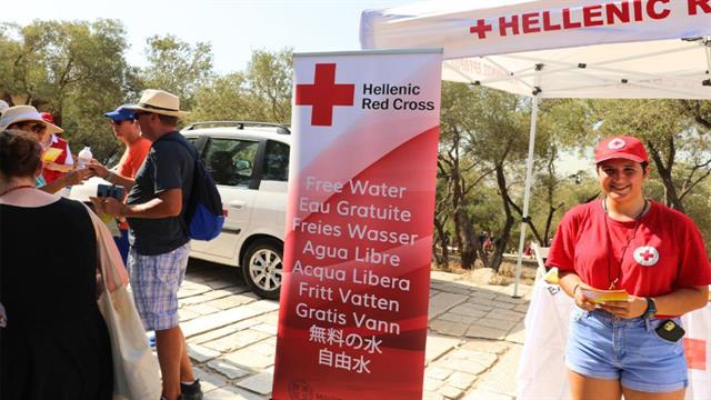 Ο ΕΕΣ διοργανώνει νέα έκτακτη δράση υποστήριξης των επισκεπτών της Ακρόπολης λόγω καύσωνα