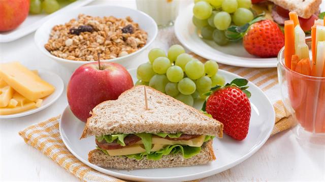 Καλοκαιρινά snacks χωρίς ζάχαρη: Για την παραλία και όχι μόνο!