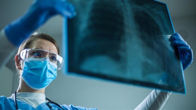 7 θάνατοι ασθενών με CoViD κάθε 48 ώρες στην καρδιά του καλοκαιριού - 24 σε μία εβδομάδα