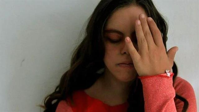 Λωξάντρα Λούκας: Η πρώτη ηθοποιός με σύνδρομο Down που παίζει στο Εθνικό