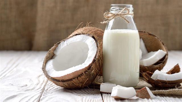 Γάλα καρύδας: Πότε γίνεται επικίνδυνο για την υγεία