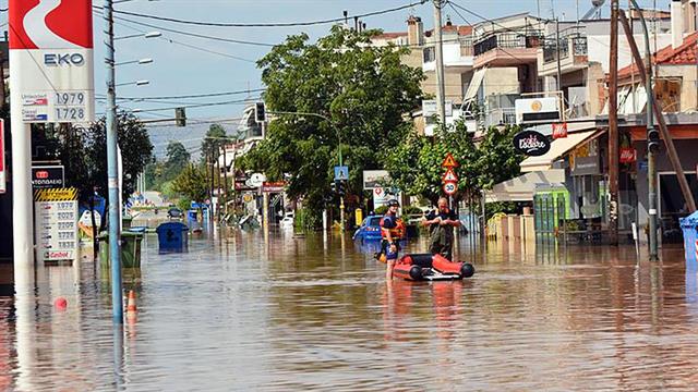 Αγαπηδάκη για πλημμυροπαθείς: Βασικές εστίες μόλυνσης οι λάσπες και τα νεκρά ζώα