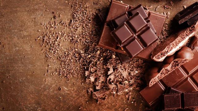 Κολπική μαρμαρυγή: Η διακοπή της σοκολάτας μπορεί να κάνει κακό στην καρδιά και τον εγκέφαλο [μελέτη]