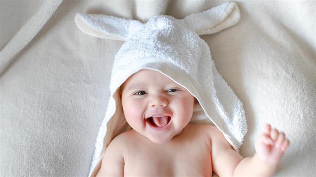Γιατί ξεφλουδίζει το δέρμα του μωρού μου;