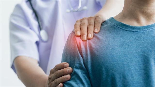 Πόνος στον ώμο: Πώς θα τον αντιμετωπίσεις οριστικά