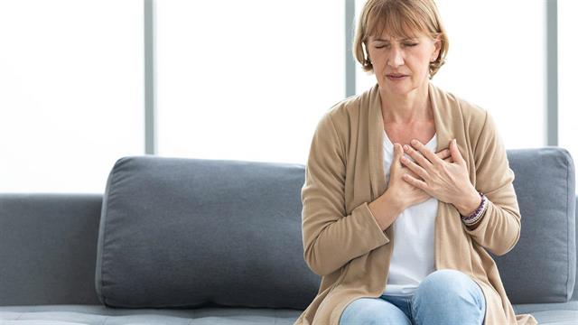 Στρες και κατάθλιψη πιο συνήθη σε γυναίκες που υπέστησαν έμφραγμα με απόφραξη των στεφανιαίων αρτηριών