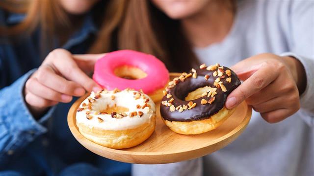 Ομοφυλόφιλοι έφηβοι έχουν διπλάσιες πιθανότητες να εμφανίσουν διαταραχή επεισοδιακής υπερφαγίας