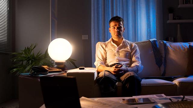 Ενήλικες που ζουν μόνοι έχουν υψηλότερο κίνδυνο θανάτου από καρκίνο [μελέτη]