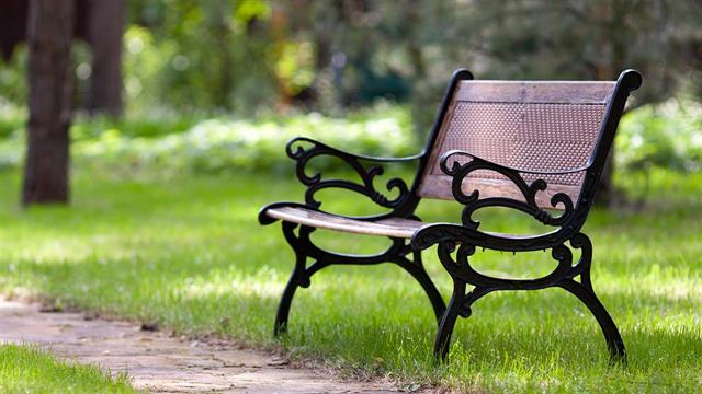 Χαμηλό εισόδημα και έλλειψη πράσινων χώρων αυξάνουν τον  κίνδυνο άνοιας [μελέτη]