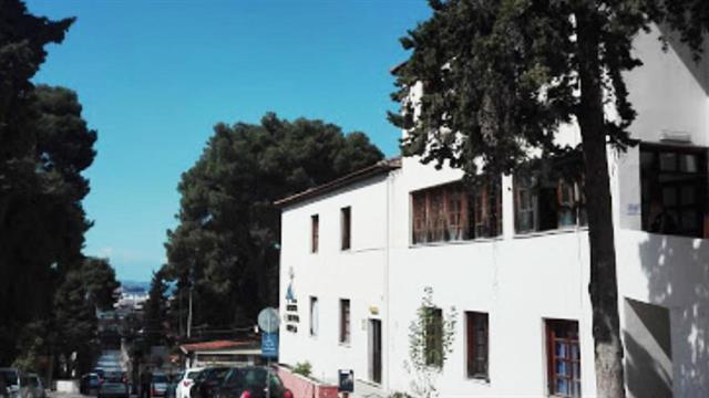 Άγιος Δημήτριος: Έπεσε τμήμα της οροφής και τραυμάτισε γιατρό - Τι απαντά η διοίκηση