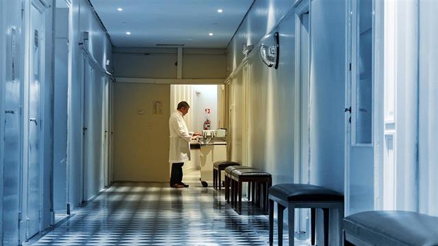 Πώς η Ελλάδα, με τους περισσότερους γιατρούς στον κόσμο, αφήνει ακάλυπτα τα νοσοκομεία [πίνακες]