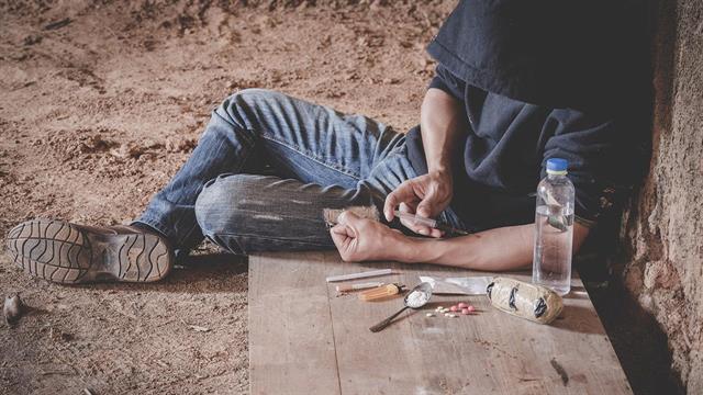 ECDC: Πρόληψη μεταδοτικών ασθενειών σε άτομα που κάνουν ενδοφλέβια χρήση ναρκωτικών