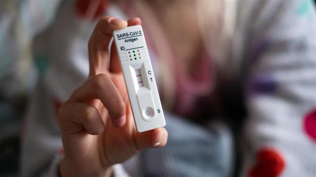 Στα ύψη οι τιμές των τεστ CoViD στα φαρμακεία - Λουράντος: Δεν έχουμε δεχτεί καταγγελία