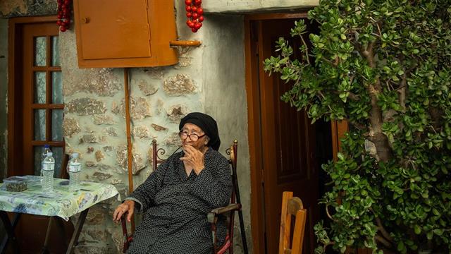 Δημογραφικό: Η Ελλάδα αργοπεθαίνει