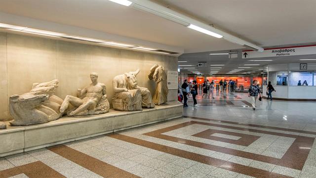 ΟΟΣΑ: Γιατί η Ελλάδα είχε τόσους πολλούς θανάτους κατά τη διάρκεια της πανδημίας [γράφημα]