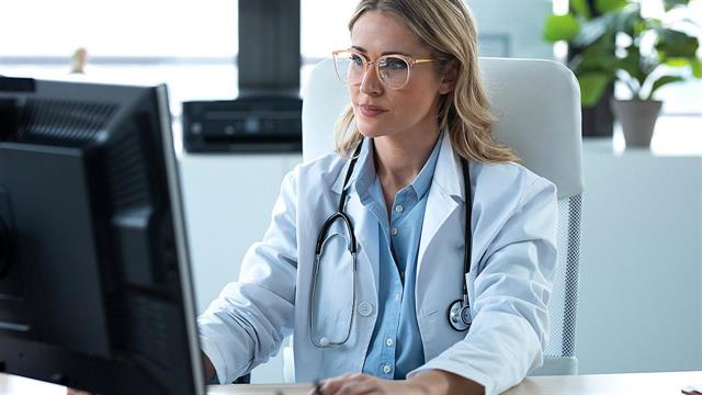 Ικανοποίηση ΠΙΣ από την παρέμβαση του υπουργείου Δικαιοσύνης στη βία κατά της λευκής μπλούζας