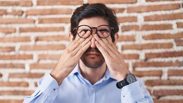 Τρίψιμο ματιών: Γιατί μπορεί να γίνει επικίνδυνο