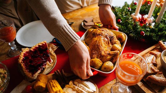 Ερευνα ΙΝΚΑ: Ακριβότερο 20% το χριστουγεννιάτικο τραπέζι