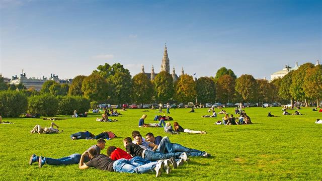 Ικανοποιημένοι από τη ζωή στην πόλη τους 9 στους 10 Ευρωπαίους