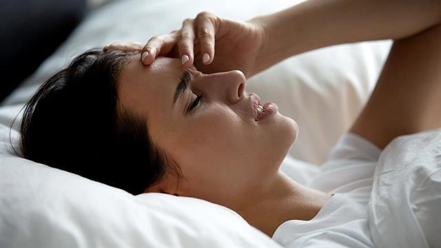 Πώς να διαχειριστούμε το hangover και το...στρες που μας προκαλεί