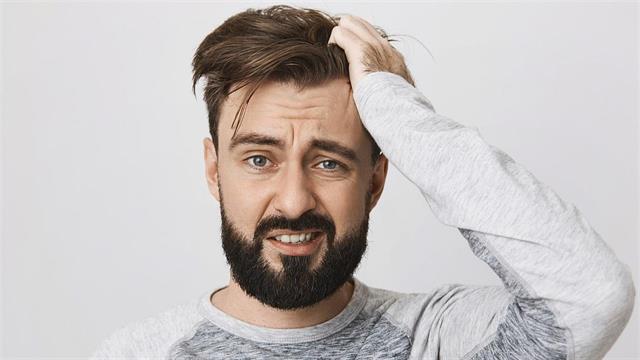 Γιατί έχω φαγούρα στο κεφάλι;