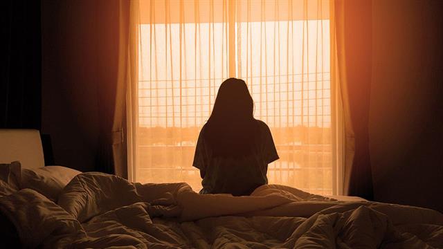 Ποια συμπτώματα της CoViD μπορεί να επιμένουν έως και δύο χρόνια μετά τη λοίμωξη [μελέτη]