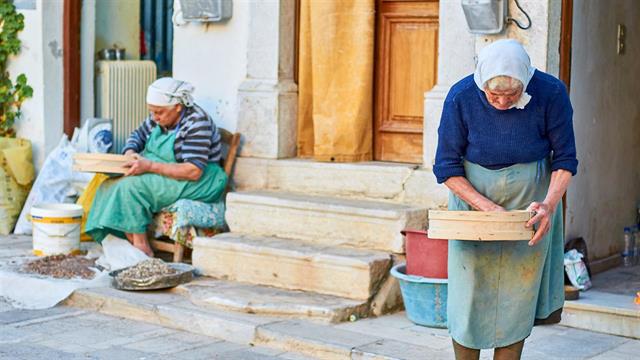 Χάθηκε ένα έτος από το προσδόκιμο ζωής των Ελλήνων την περίοδο της πανδημίας