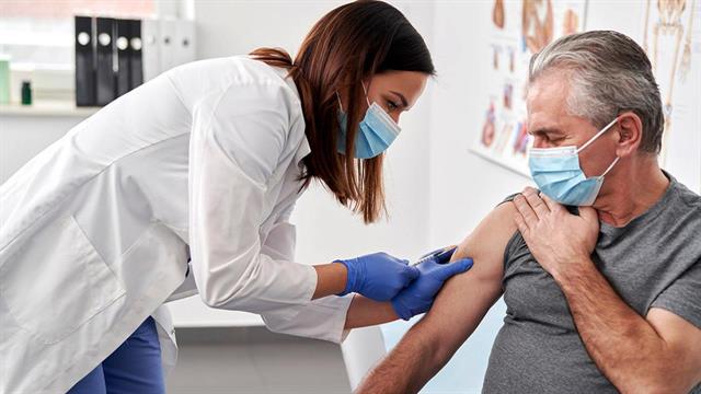 Ποιο είναι το πιο αποτελεσματικό αντιγριπικό εμβόλιο στις ηλικίες 50 έως 64 ετών [μελέτη]
