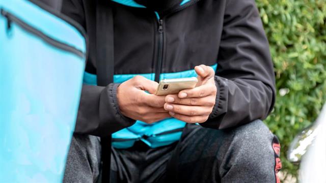 Υπουργείο Υγείας: Πώς πρέπει να γίνονται υγειονομικοί έλεγχοι σε εταιρείες παράδοσης φαγητού