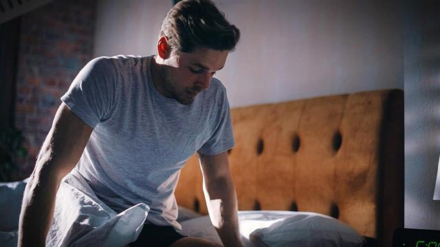 Η έλλειψη ύπνου συνδέεται με μειωμένη θετική διάθεση και αυξημένο άγχος [μελέτη]