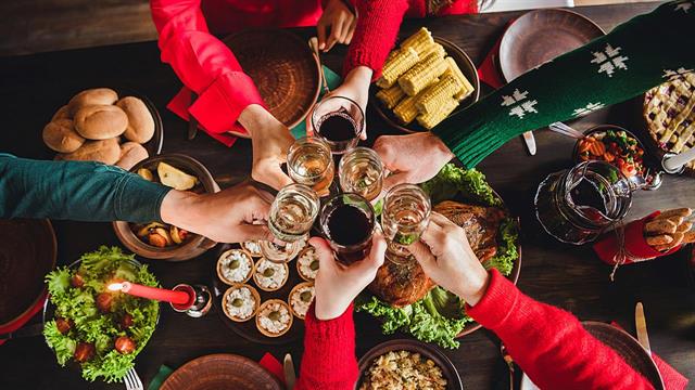 Πώς θα είμαστε υγιείς μέσα στις γιορτές