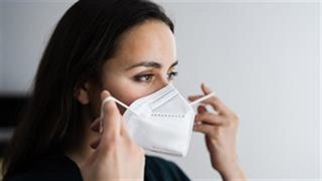 Συναγερμός στην Ευρώπη: Το κοκτέιλ ιώσεων γεμίζει νοσοκομεία και επαναφέρει τις μάσκες