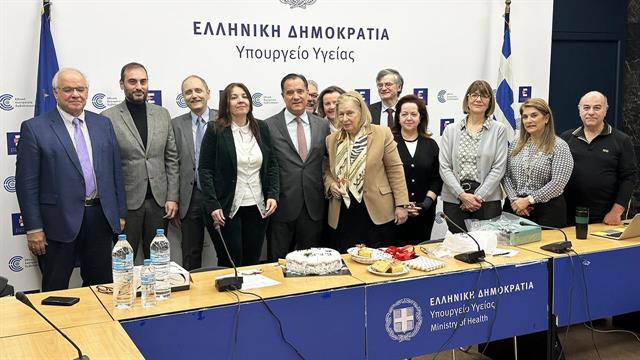 Στα βαθιά με τον κορωνοϊό ο νέος υπουργός Υγείας