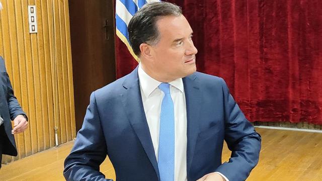 Γεωργιάδης: Γιατί διαγράφονται τα πρόστιμα στους ανεμβολίαστους