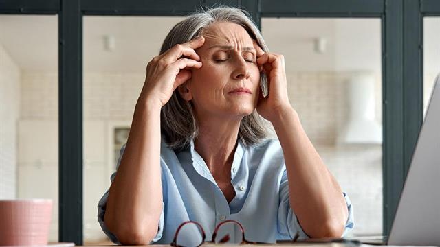 Το 97% των Ελληνίδων βιώνουν αρνητικά συμπτώματα στην εμμηνόπαυση [έρευνα]