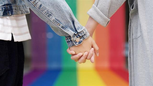 Ελληνική Ψυχιατρική Εταιρεία: Η ομοφυλοφιλία δεν αποτελεί ψυχική νόσο