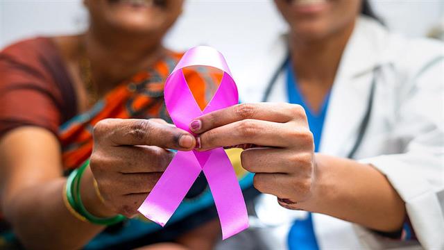 Ινδή ηθοποιός προσποιήθηκε το θάνατό της για καμπάνια κατά του καρκίνου