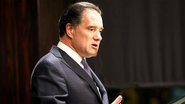 Άδωνις Γεωργιάδης στο iatronet.gr: Πώς τα απογευματινά χειρουργεία θα μειώσουν τις αναμονές