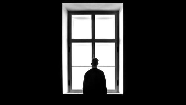 Πώς επηρεάζει την υγεία μας η μοναξιά