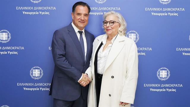 Συνάντηση Γεωργιάδη με την πρώτη ασθενή στην οποία συνταγογραφήθηκε σκεύασμα φαρμακευτικής κάνναβης