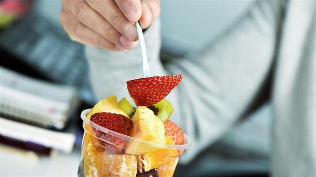 Γρήγορες επιλογές για υγιεινή διατροφή στο γραφείο