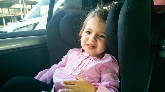 Πώς να προλάβετε τη ζάλη των παιδιών στο αυτοκίνητο