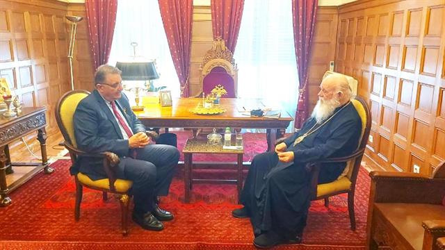 Συνάντηση Εξαδάκτυλου με τον Αρχιεπίσκοπο για τις μεταμοσχεύσεις