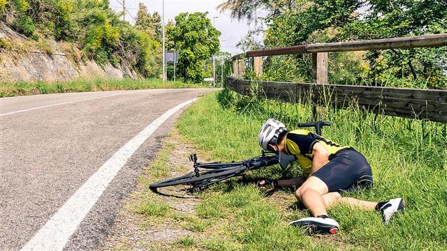 Πόσο επικίνδυνα μπορούν να γίνουν τα ατυχήματα με ποδήλατα και σκούτερ σε παιδιά και εφήβους