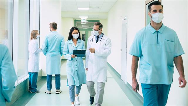 Μειώθηκαν οι ιδιωτικές κλινικές την τετραετία 2019 - 2022, αύξηση στις κλίνες ημέρας [πίνακες]