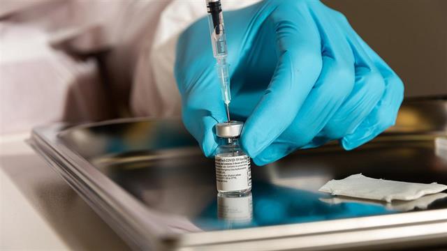 Συνδυασμένο εμβόλιο γρίπης και CoViD από την Moderna