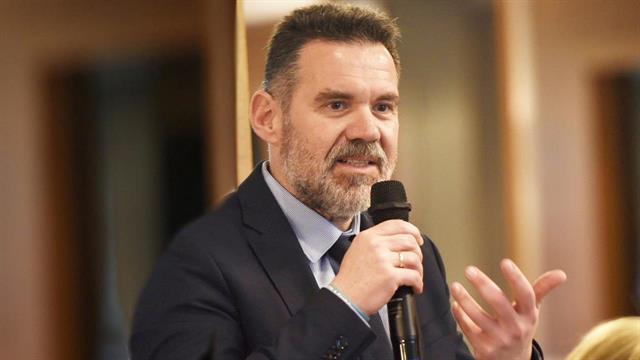 Γ. Καπετανάκης στο iatronet.gr για τα ογκολογικά φάρμακα: Δεν ισχύει το ότι 3 στα 4 δεν χρειάζονται