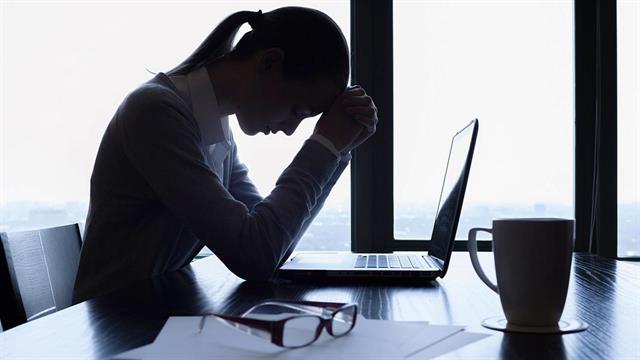 Aυξημένος κίνδυνος για σοβαρές ασθένειες από εργασιακή ανασφάλεια στους νέους